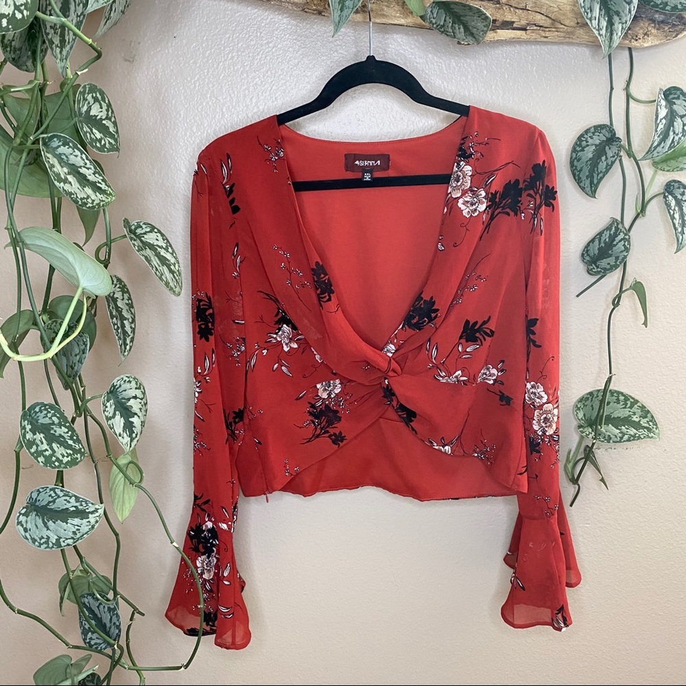 NWOT 4Sienna Twist Rant Floral Crop Top